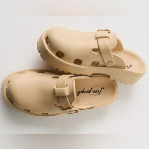 Free People Karlie Buckle Clog - US 5 EU 36